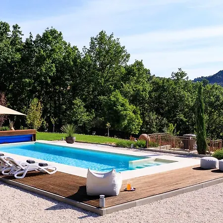 Valecchie Sleeps 6 Pool Air Con Wifi