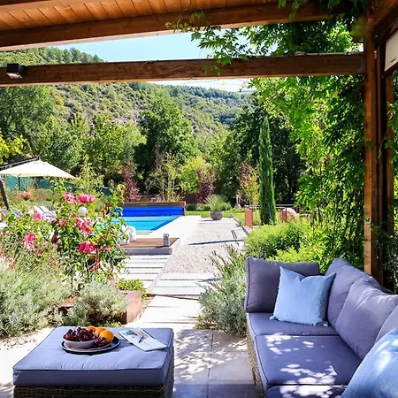 Valecchie Sleeps 6 Pool Air Con Wifi * Assise