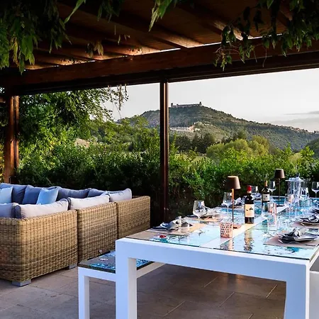 Villa Valecchie Sleeps 6 Pool Air Con Wifi Assise