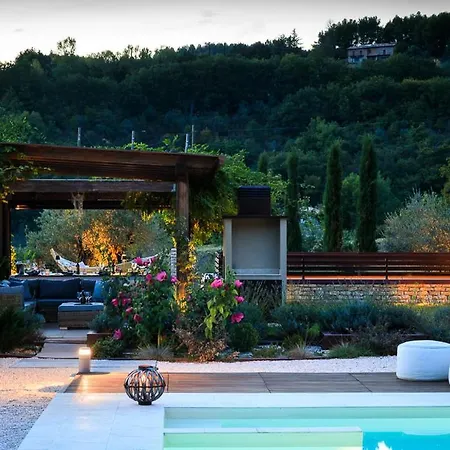 Villa Valecchie Sleeps 6 Pool Air Con Wifi *