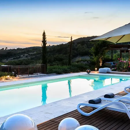 Valecchie Sleeps 6 Pool Air Con Wifi * Assise