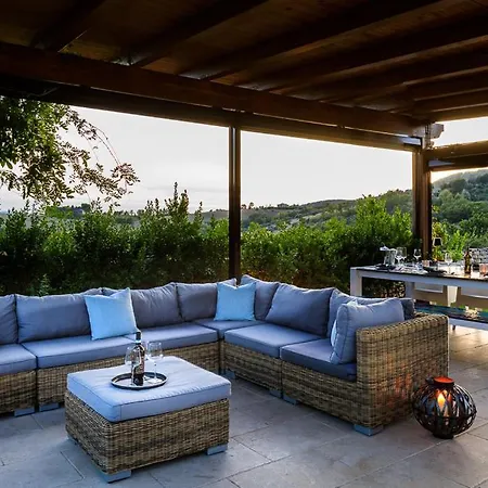 Valecchie Sleeps 6 Pool Air Con Wifi Villa Assise