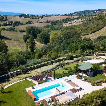 Villa Valecchie Sleeps 6 Pool Air Con Wifi *